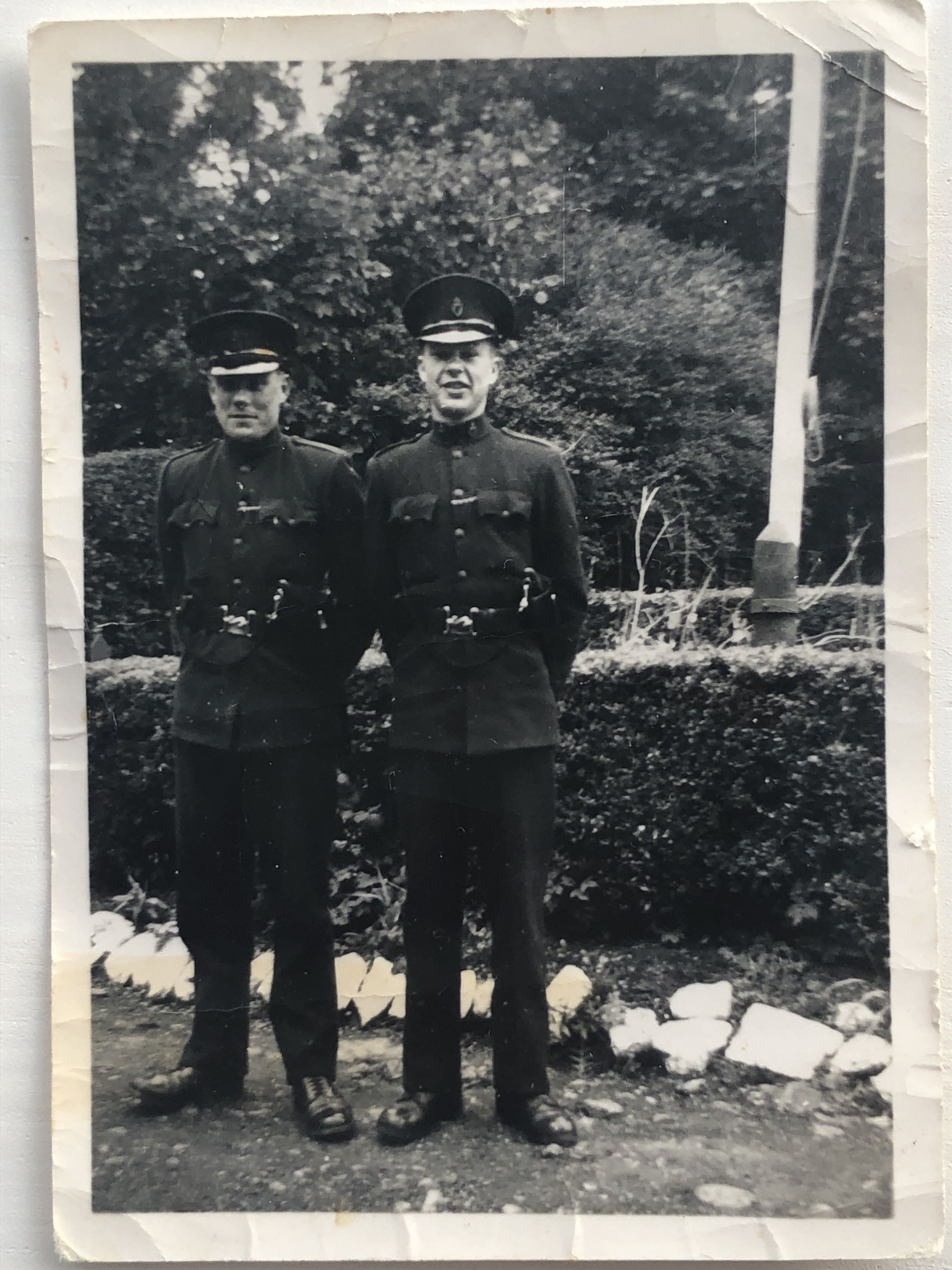Gordon Knowles (left) with officer Bill Johnson (right).