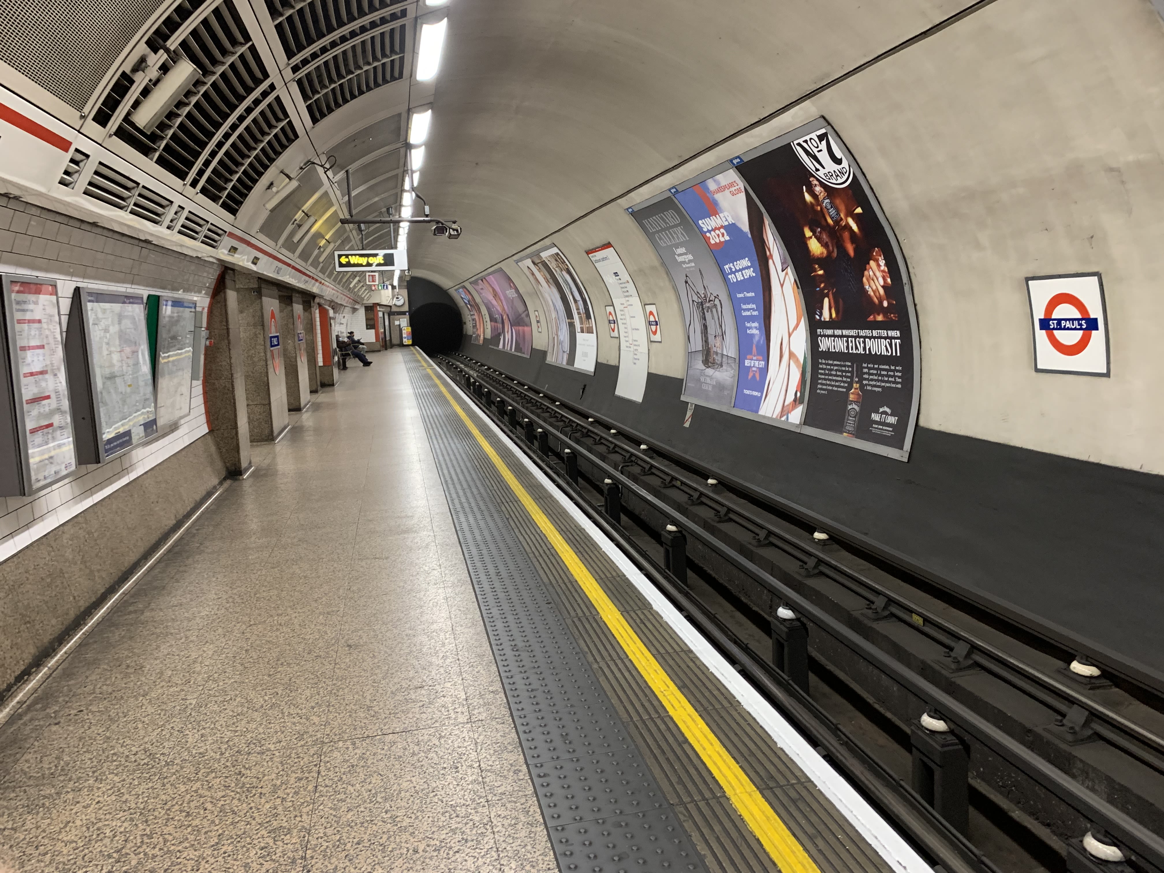 St Paul's Station Central line