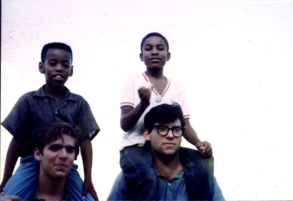 Jim Kates (bottom left) with Lamar (Butch) Willie Reed in Mississippi 1964. Credit: Jim Kates.
