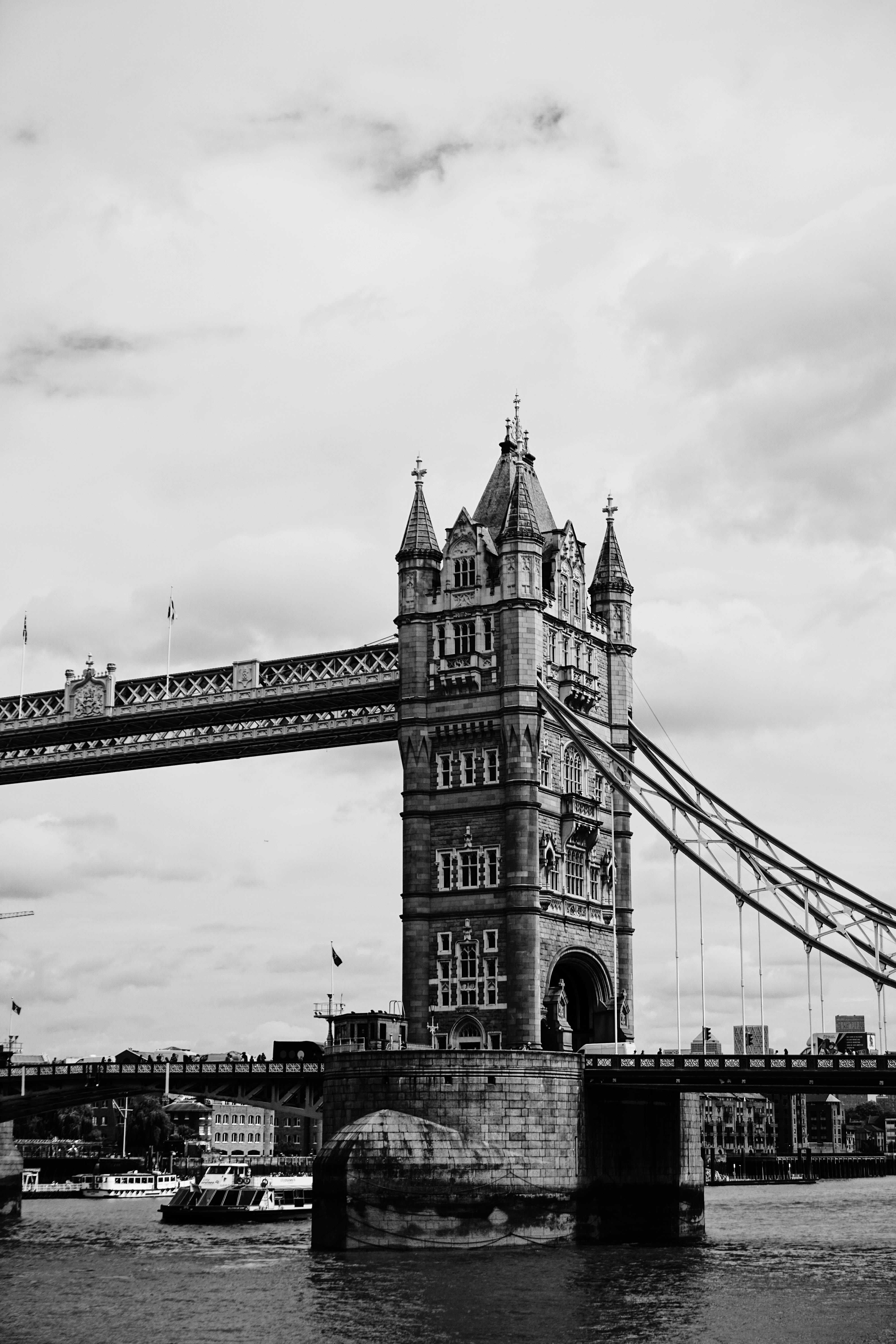 a black and white photo of the tower bridge
