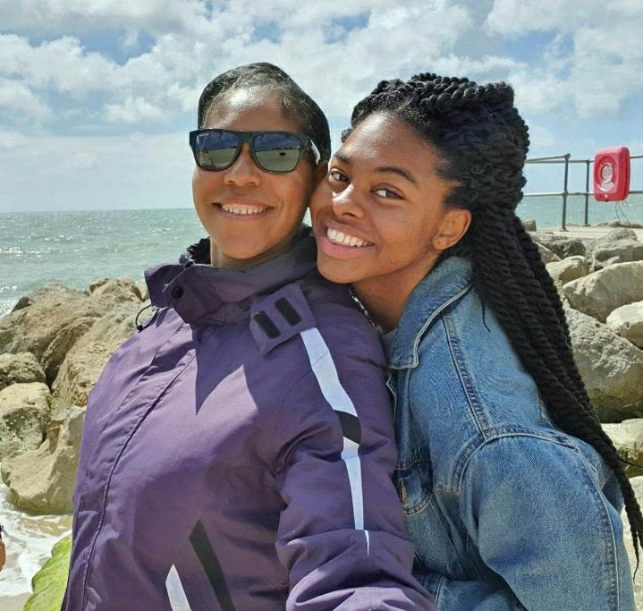 A picture of business partners Katya and Hulda